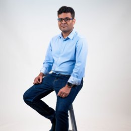 A股午评 | 创业板指半日涨0.69% 固态电池板块表现强劲 机器人个股实现10连板